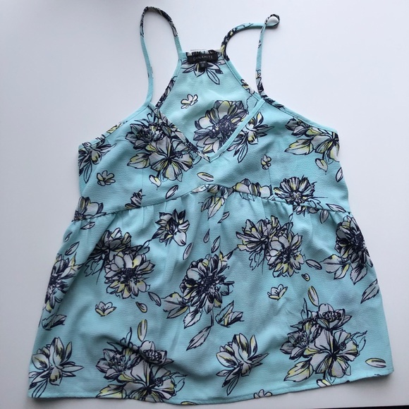 ⭐️2 for 25$ | Dynamite Floral Camisole - Picture 2 of 6